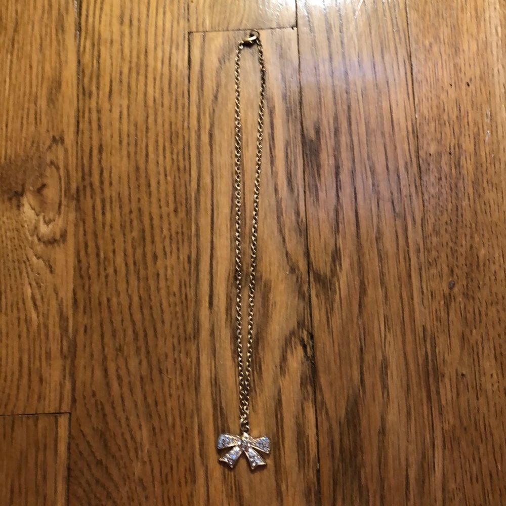Girls Bow Necklace - Picture 2 of 3